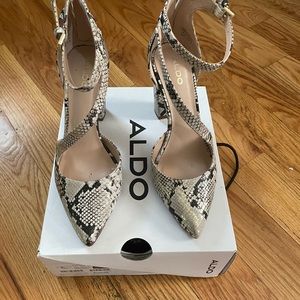 Heels wore once, beautiful snake print